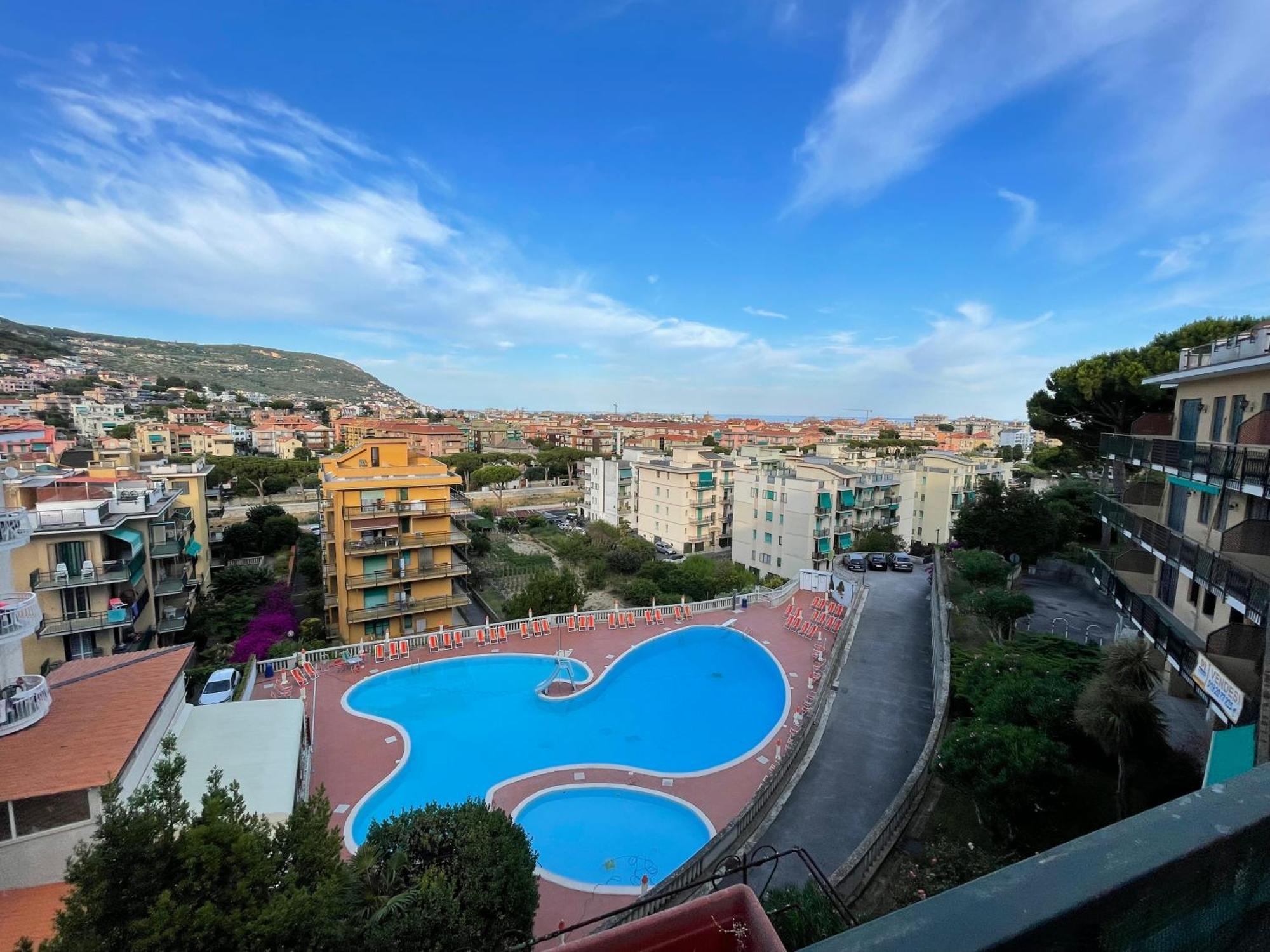 Residenza Degli Ulivi - Piscina, Campo Da Tennis, Free Parking, Ac E Wi-fi * Pietra Ligure